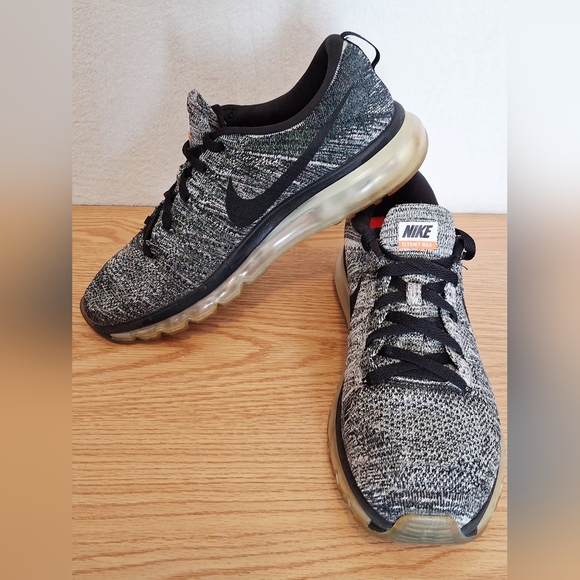​Nike Flyknit Air Max Oreo Black White 620469-105 Men’s Size 11.5 Worn Once EUC